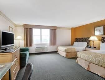 Days Hotel By Wyndham Methuen Ma Conference Center Exterior foto